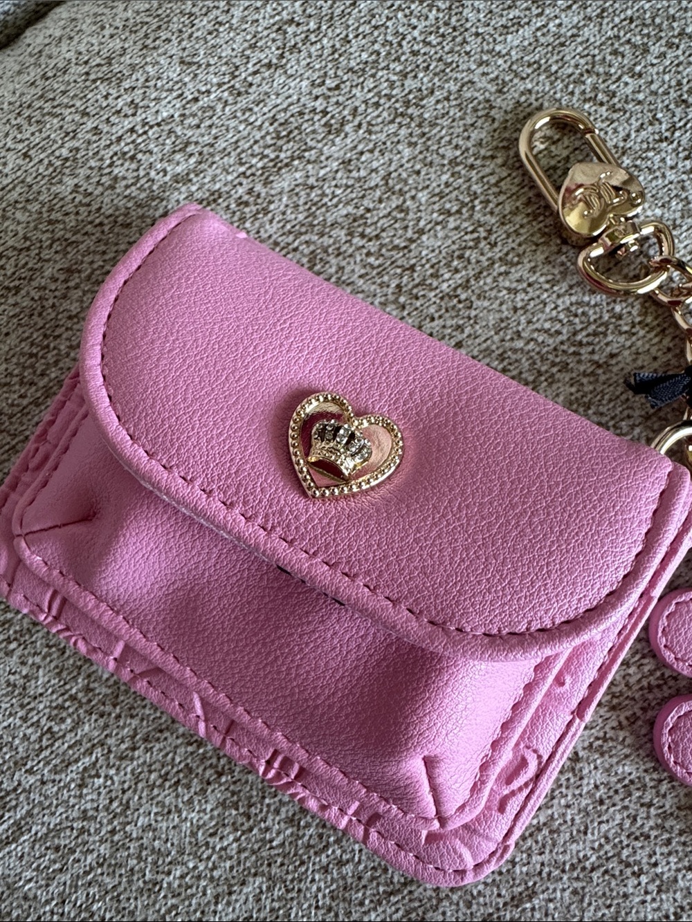 Juicy Couture Pink Floral Heart Cardholder Keychain - Picture 3 of 6